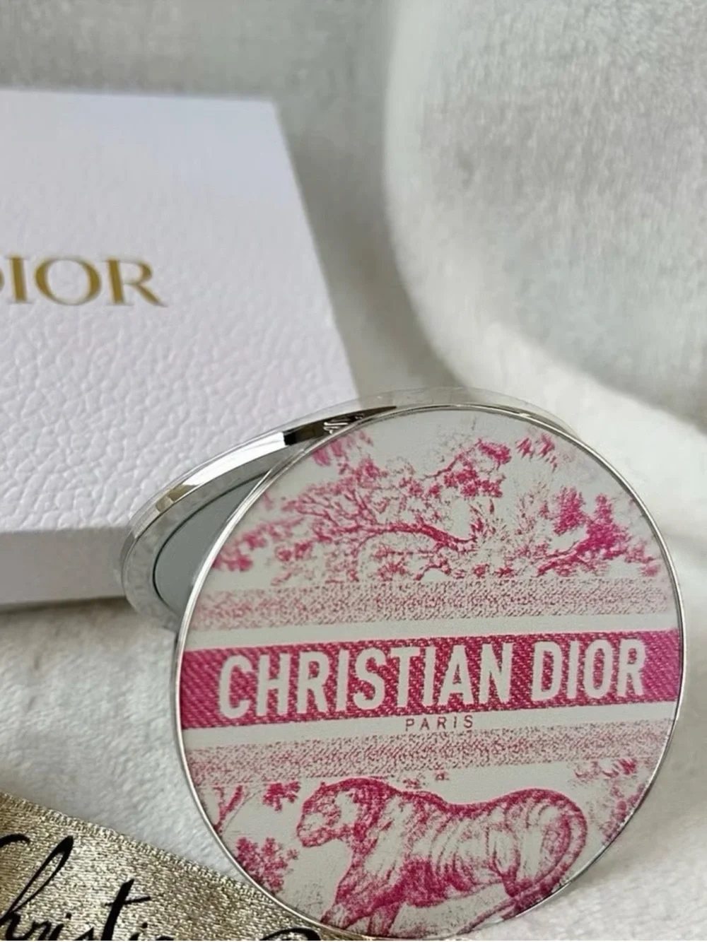 Other compact mirror